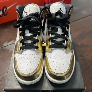 Jordan 1 mid Gold and White Sneakers